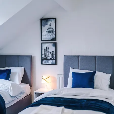 Apartment Newly Refurbished 5 Bedroom Home Near Leeds City Centre *