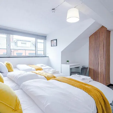 Newly Refurbished 5 Bedroom Home Near Leeds City Centre Apartment Leeds (West Yorkshire)