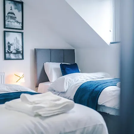 Newly Refurbished 5 Bedroom Home Near Leeds City Centre Apartment