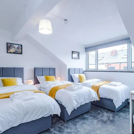 Newly Refurbished 5 Bedroom Home Near Leeds City Centre