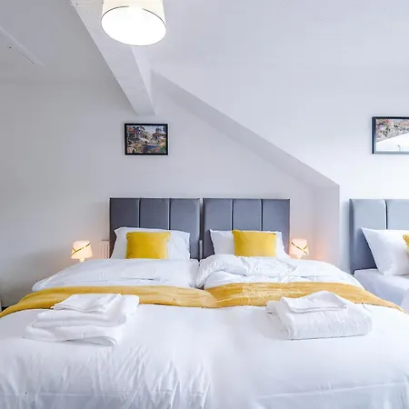 Apartment Newly Refurbished 5 Bedroom Home Near Leeds City Centre