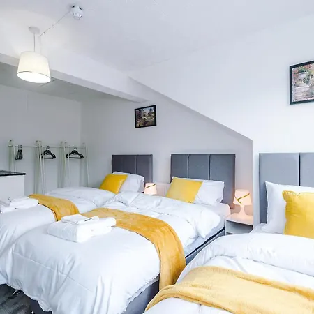 Apartment Newly Refurbished 5 Bedroom Home Near Leeds City Centre Leeds (West Yorkshire)