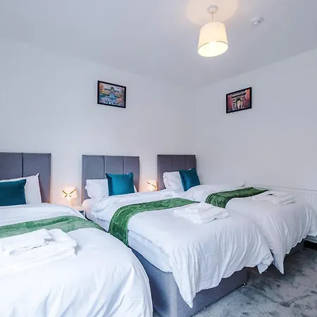 Apartment Newly Refurbished 5 Bedroom Home Near Leeds City Centre