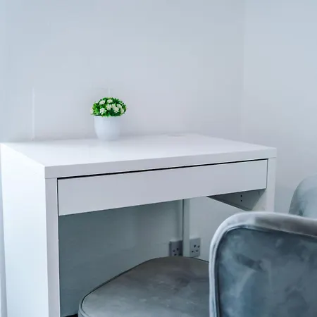 Apartment Newly Refurbished 5 Bedroom Home Near Leeds City Centre Leeds (West Yorkshire)